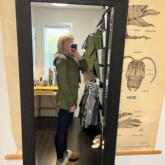 Lululemon Jacket - Picture 8 of 10